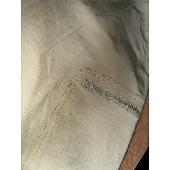 HUK Next Level 10.5", Quick-Drying Fishing Shorts for Men - Picture 8 of 9